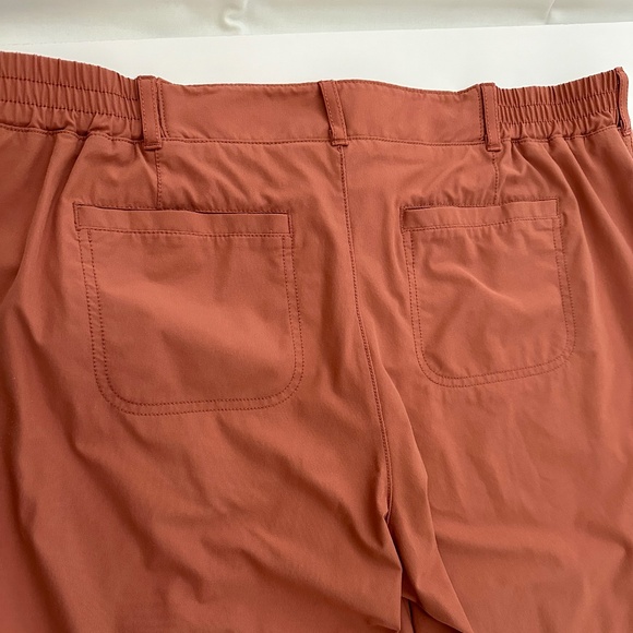 Kirkland Signature women's travel pant, Rose color, Size 12 - Picture 2 of 6